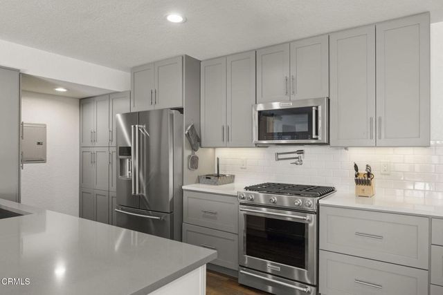 2274 Martinique Lane, Oxnard, CA 93035