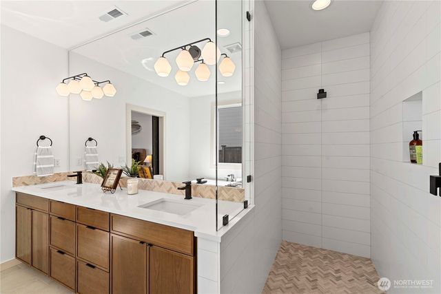 3233 NW Brianna Avenue, East Wenatchee, WA 98802