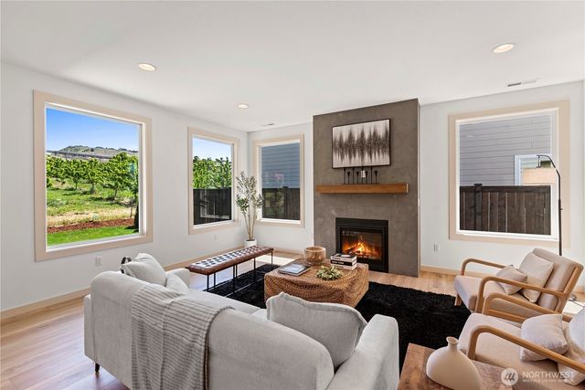 3233 NW Brianna Avenue, East Wenatchee, WA 98802