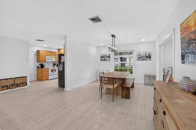 15 Holly Drive, Boynton Beach, FL 33436