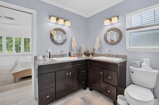 15 Holly Drive, Boynton Beach, FL 33436
