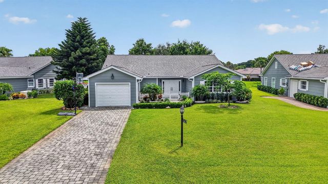 15 Holly Drive, Boynton Beach, FL 33436