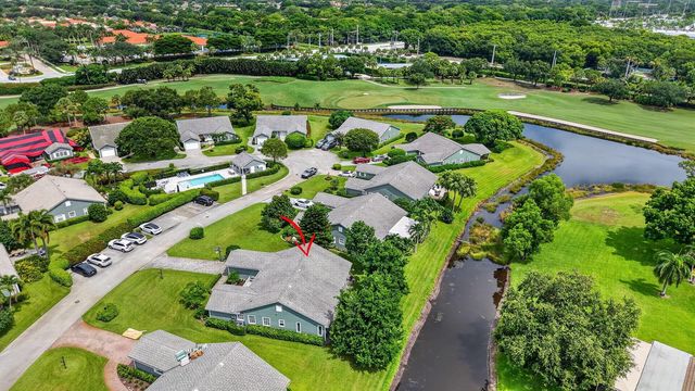 15 Holly Drive, Boynton Beach, FL 33436