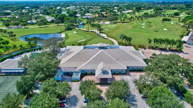 15 Holly Drive, Boynton Beach, FL 33436