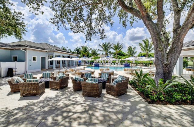 15 Holly Drive, Boynton Beach, FL 33436