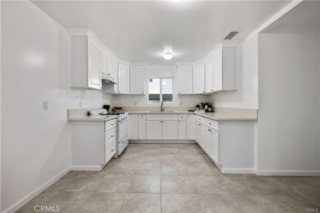 527 W 119th, Los Angeles, CA 90044