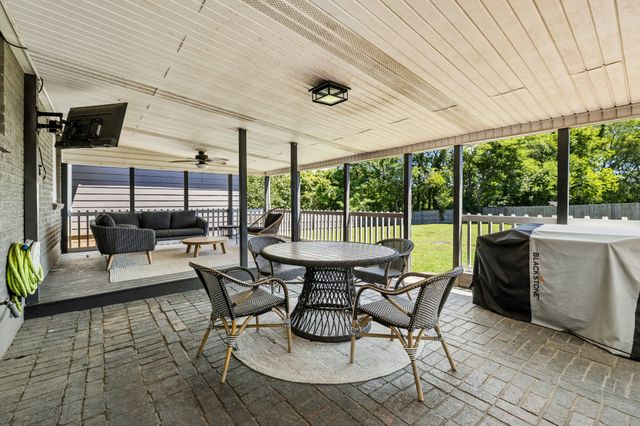 5018 Bonnawell Dr, Hermitage, TN 37076