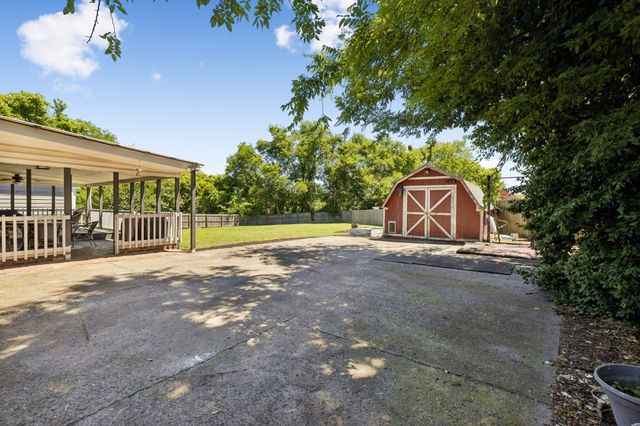 5018 Bonnawell Dr, Hermitage, TN 37076