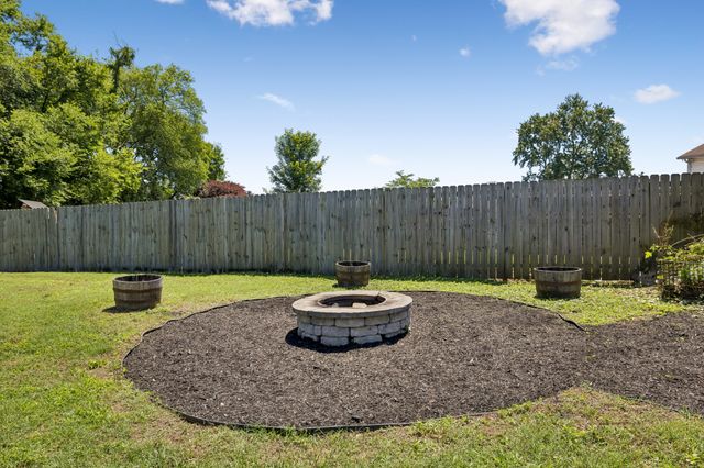 5018 Bonnawell Dr, Hermitage, TN 37076