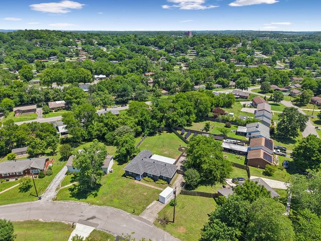 5018 Bonnawell Dr, Hermitage, TN 37076