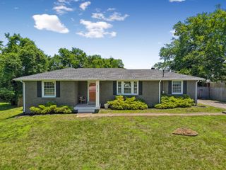 5018 Bonnawell Dr, Hermitage, TN 37076