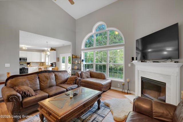 1707 Keating Dr, Louisville, KY 40245