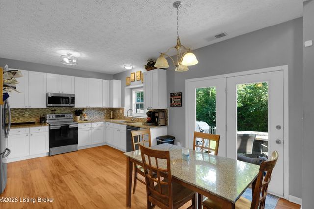 1707 Keating Dr, Louisville, KY 40245