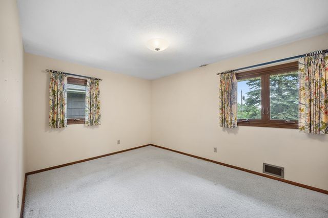 3830 Idaho Avenue N, Crystal, MN 55427