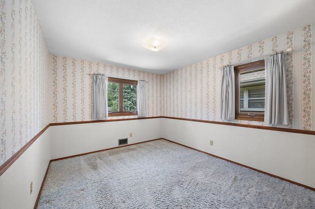 3830 Idaho Avenue N, Crystal, MN 55427