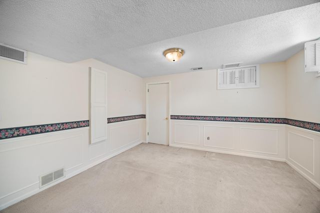 3830 Idaho Avenue N, Crystal, MN 55427