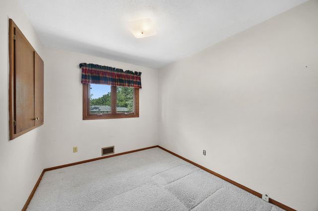 3830 Idaho Avenue N, Crystal, MN 55427