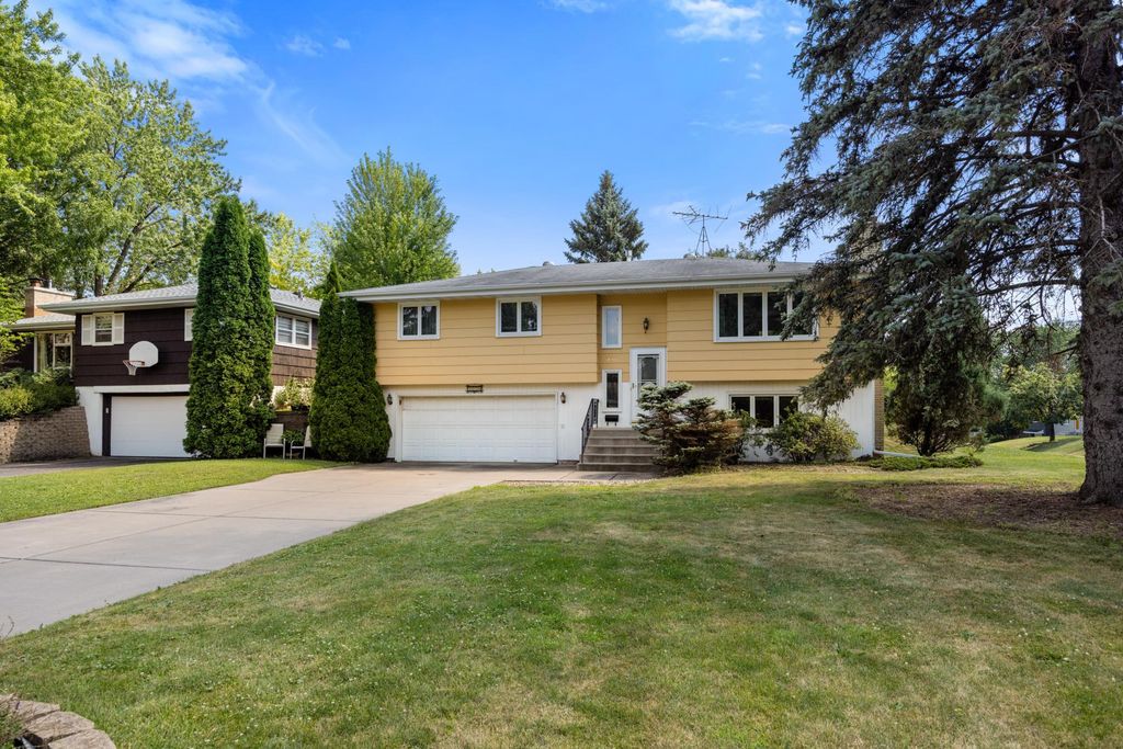 3830 Idaho Avenue N, Crystal, MN 55427