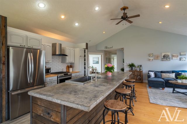 11855 Woodland Park Drive, Belding, MI 48809