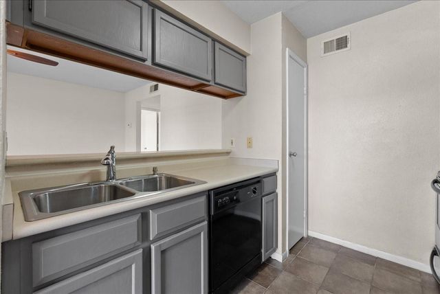 18511 Egret Bay Boulevard 205, Webster, TX 77058