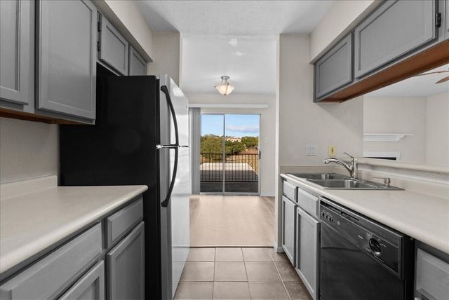 18511 Egret Bay Boulevard 205, Webster, TX 77058