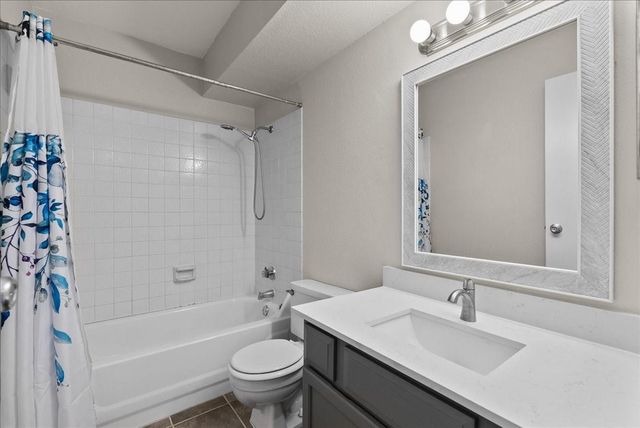 18511 Egret Bay Boulevard 205, Webster, TX 77058