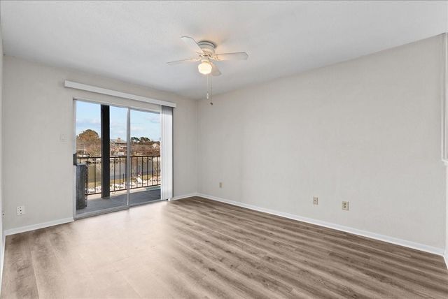 18511 Egret Bay Boulevard 205, Webster, TX 77058