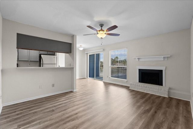 18511 Egret Bay Boulevard 205, Webster, TX 77058