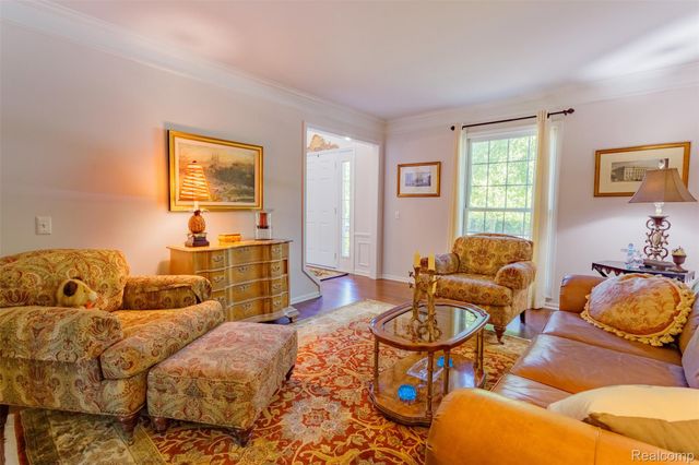 1964 Bloomfield Oaks Drive, West Bloomfield Charter Township, MI 48324