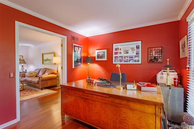 1964 Bloomfield Oaks Drive, West Bloomfield Charter Township, MI 48324