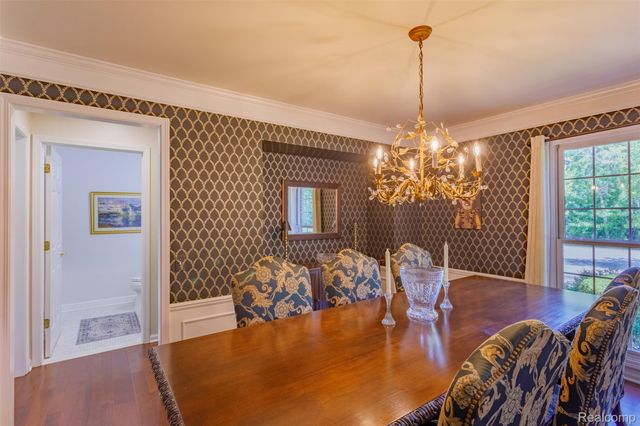 1964 Bloomfield Oaks Drive, West Bloomfield Charter Township, MI 48324