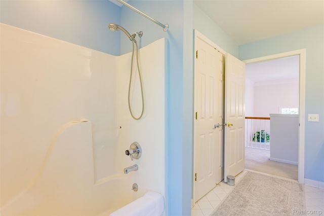 1964 Bloomfield Oaks Drive, West Bloomfield Charter Township, MI 48324