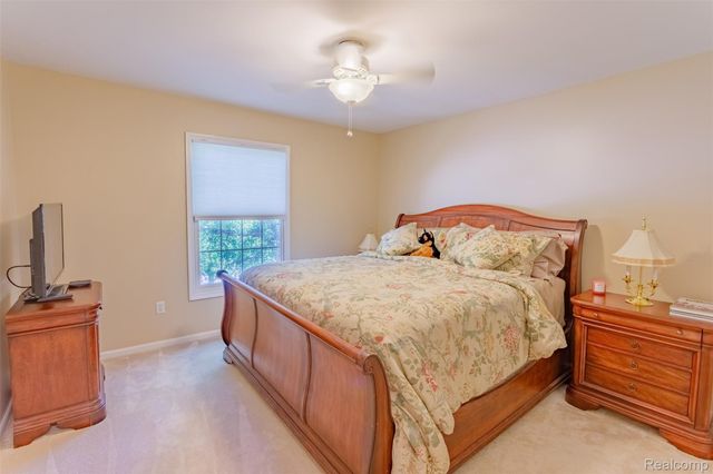 1964 Bloomfield Oaks Drive, West Bloomfield Charter Township, MI 48324
