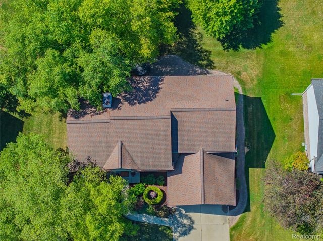 1964 Bloomfield Oaks Drive, West Bloomfield Charter Township, MI 48324