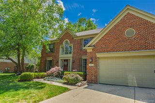 1964 Bloomfield Oaks Drive, West Bloomfield Charter Township, MI 48324