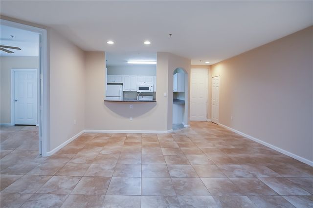 5015 Fairways Circle 107, Vero Beach, FL 32967