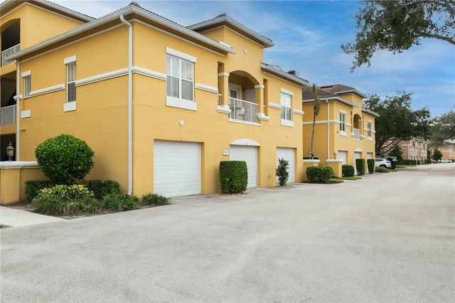 5015 Fairways Circle 107, Vero Beach, FL 32967