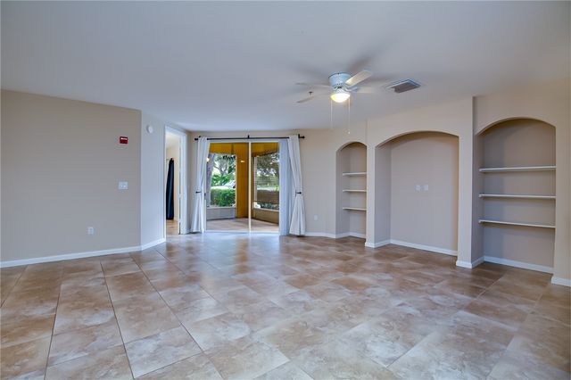 5015 Fairways Circle 107, Vero Beach, FL 32967