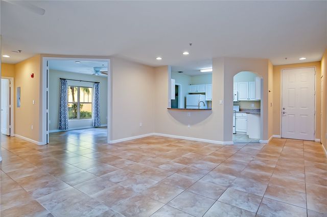 5015 Fairways Circle 107, Vero Beach, FL 32967