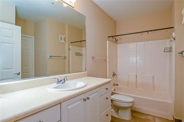 5015 Fairways Circle 107, Vero Beach, FL 32967