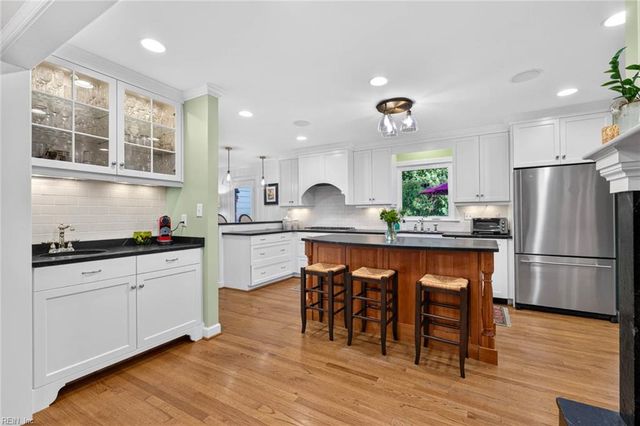 424 Susan Constant DR, Virginia Beach, VA 23451