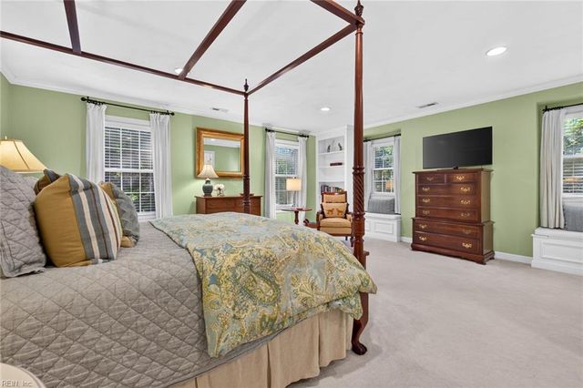 424 Susan Constant DR, Virginia Beach, VA 23451