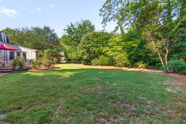 424 Susan Constant DR, Virginia Beach, VA 23451