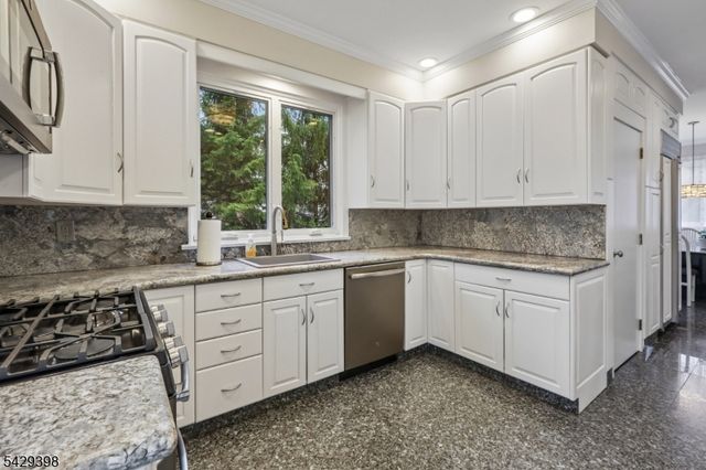 536 Illingworth Ave, Englewood City, NJ 07631