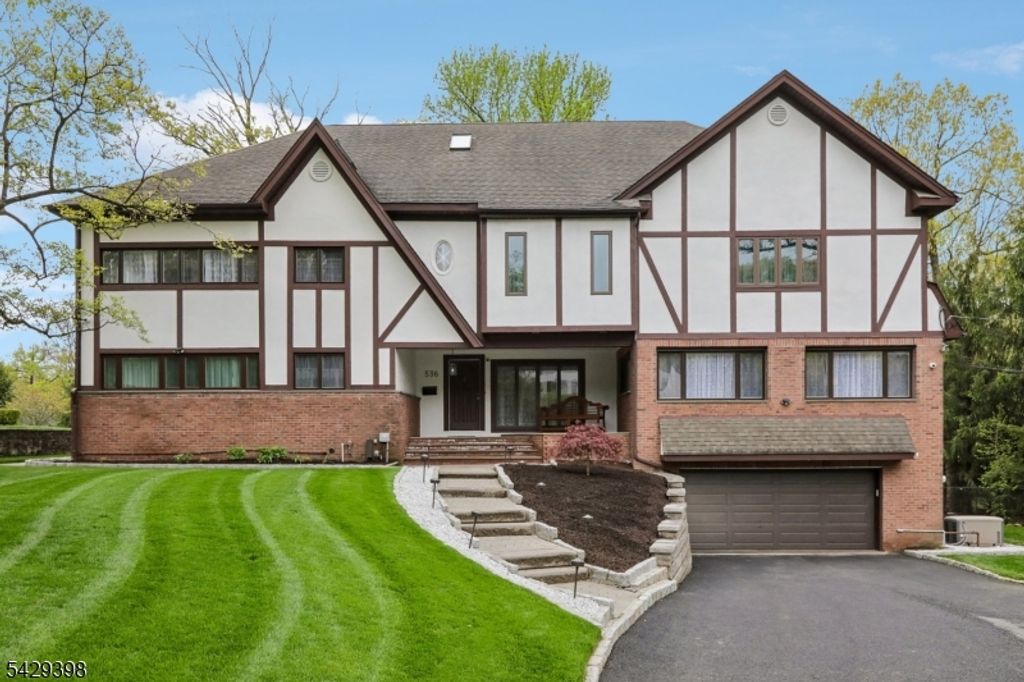 536 Illingworth Ave, Englewood City, NJ 07631