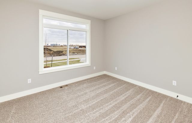 708 NE Doe Pointe Drive, Ankeny, IA 50021