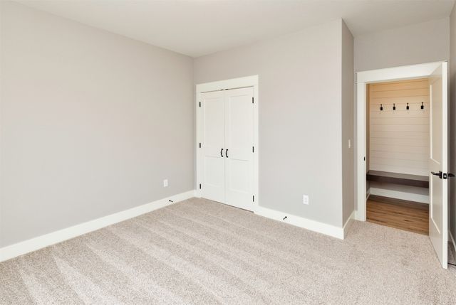 708 NE Doe Pointe Drive, Ankeny, IA 50021