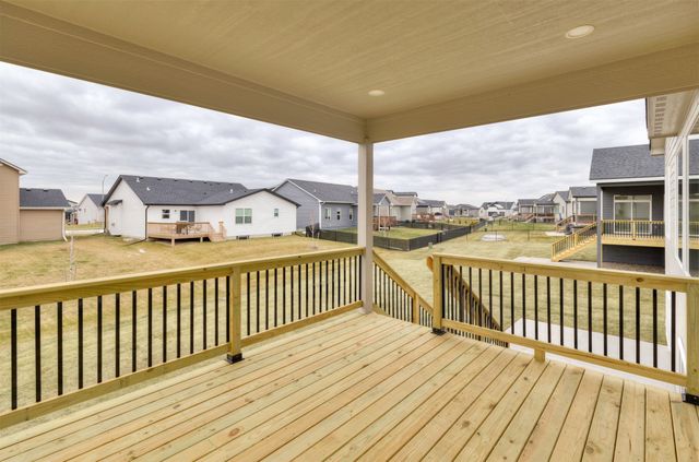 708 NE Doe Pointe Drive, Ankeny, IA 50021