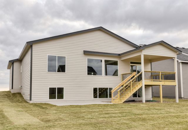 708 NE Doe Pointe Drive, Ankeny, IA 50021
