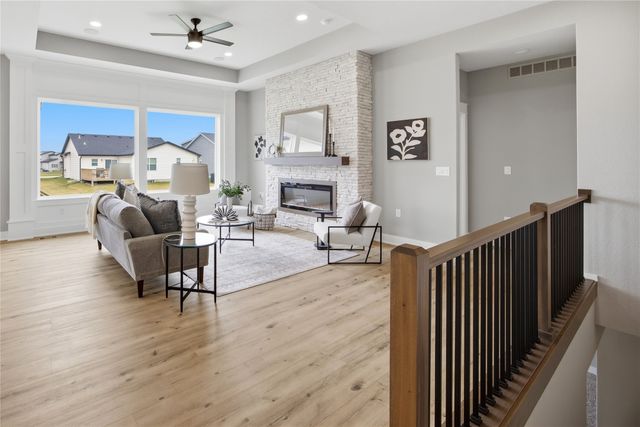 708 NE Doe Pointe Drive, Ankeny, IA 50021